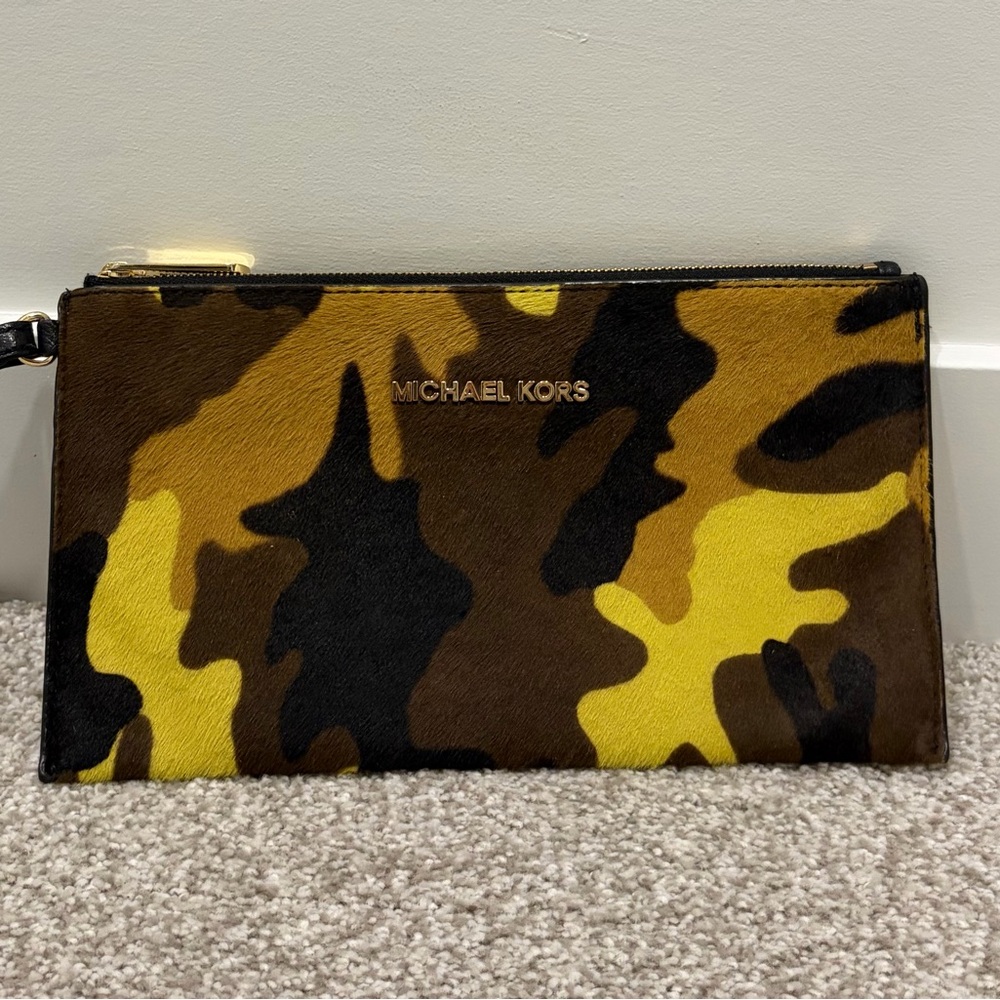 Stylish Michael Kors Bedford clutch/wristlet in camo calf-hair.
